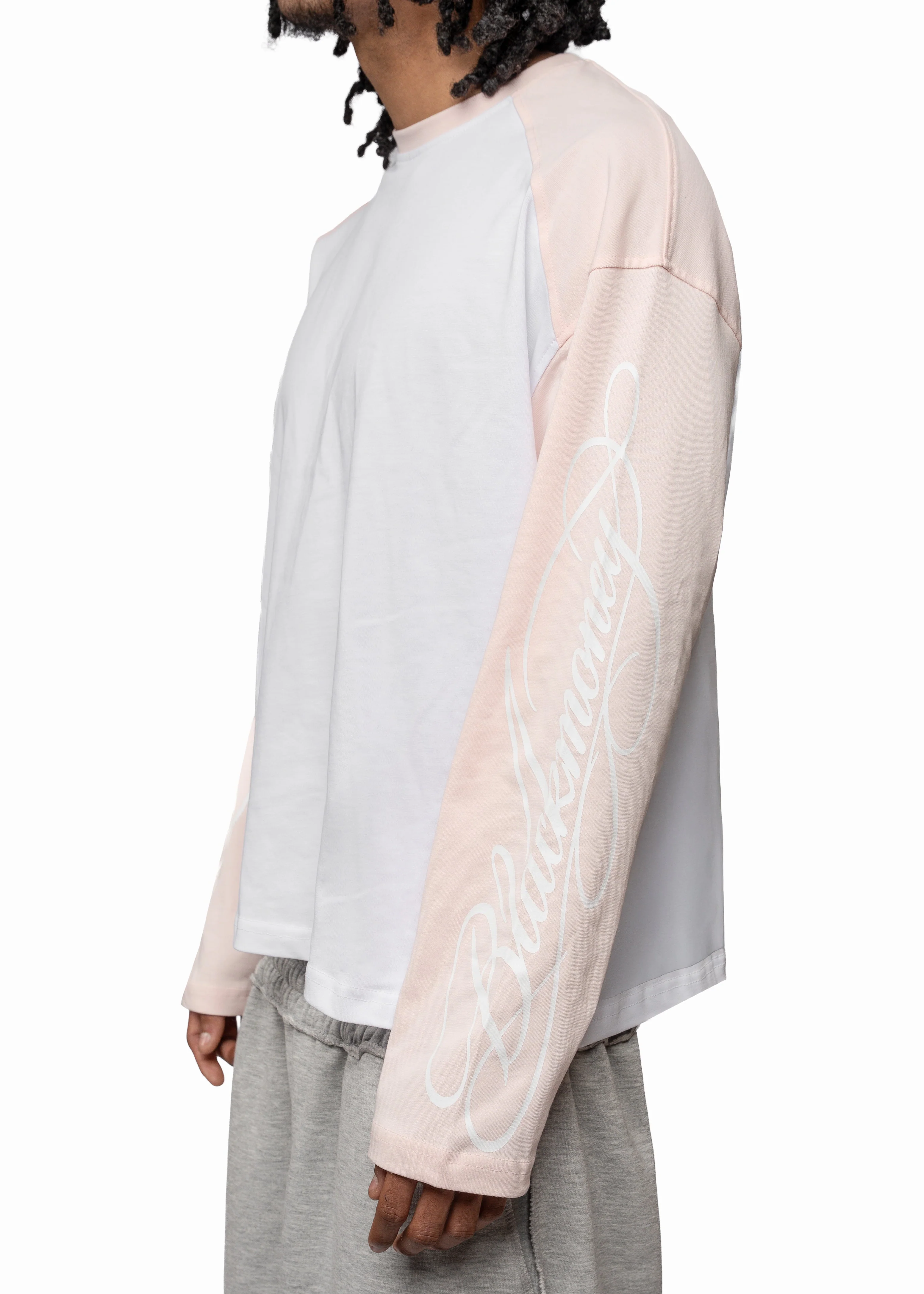 SCRIPT RAGLAN LONGSLEEVE - BABY PINK - Image 5
