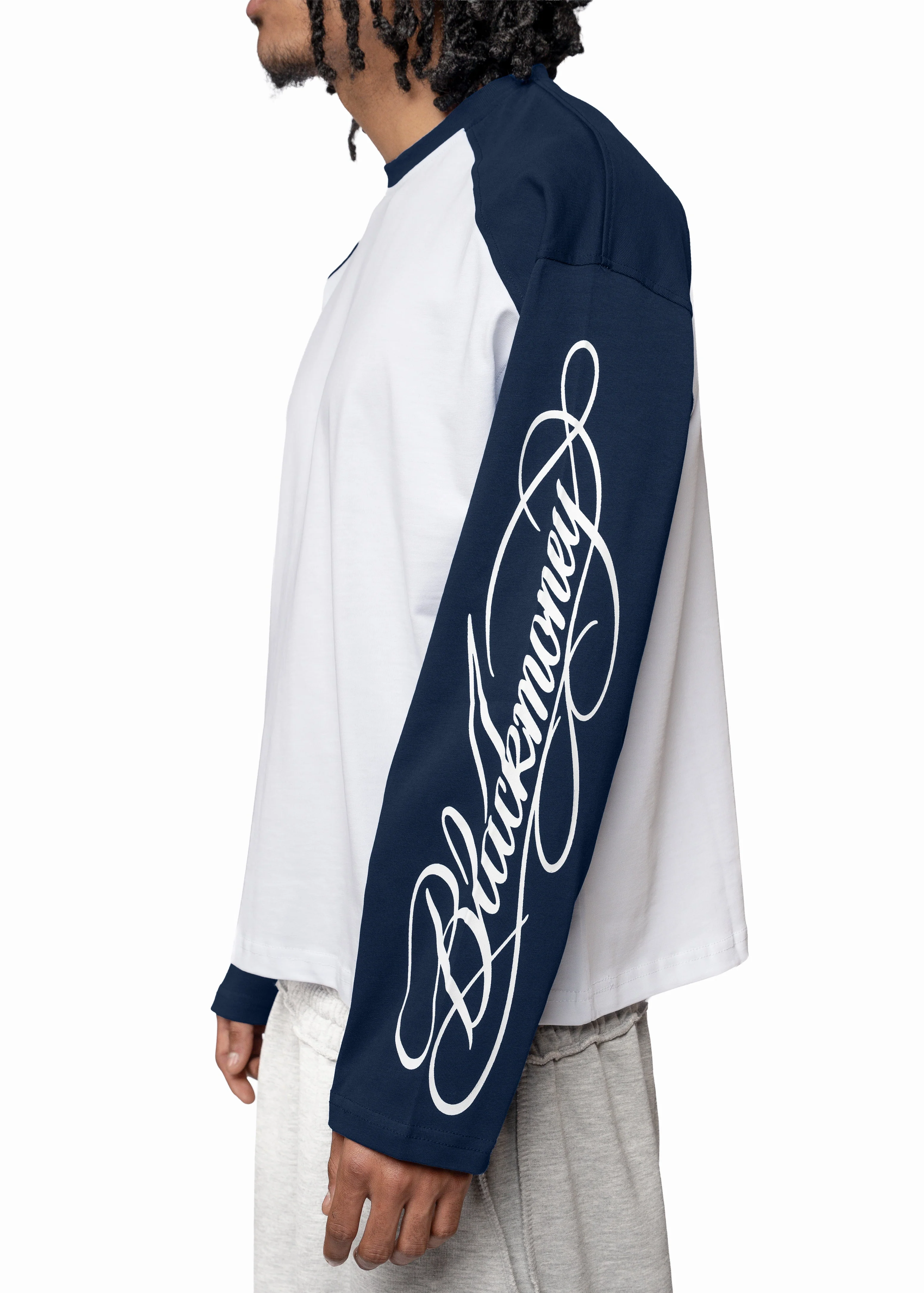 SCRIPT RAGLAN LONGSLEEVE - NAVY - Image 4